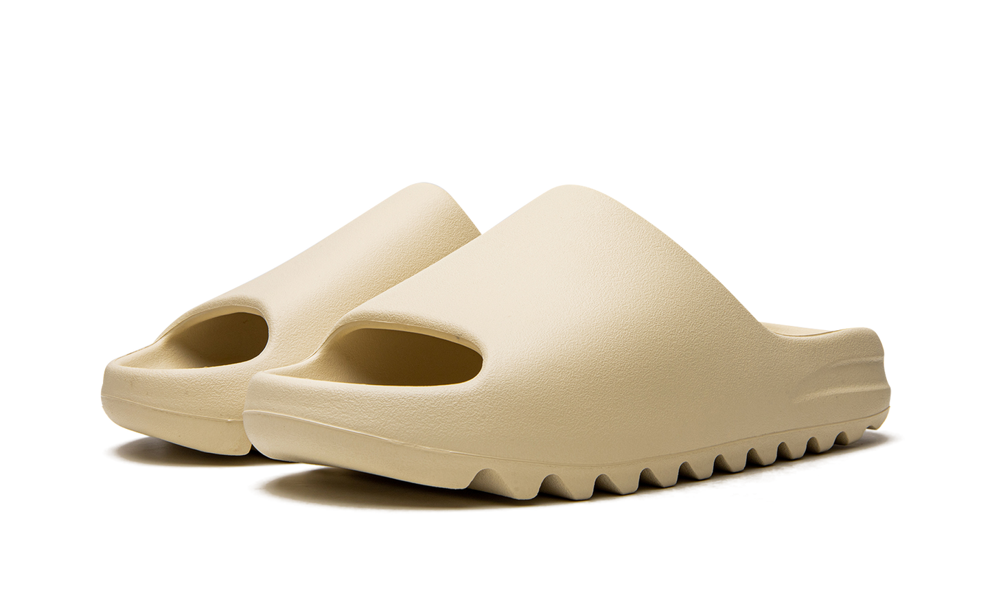 Yeezy Slide "Bone 2022" FZ5897
